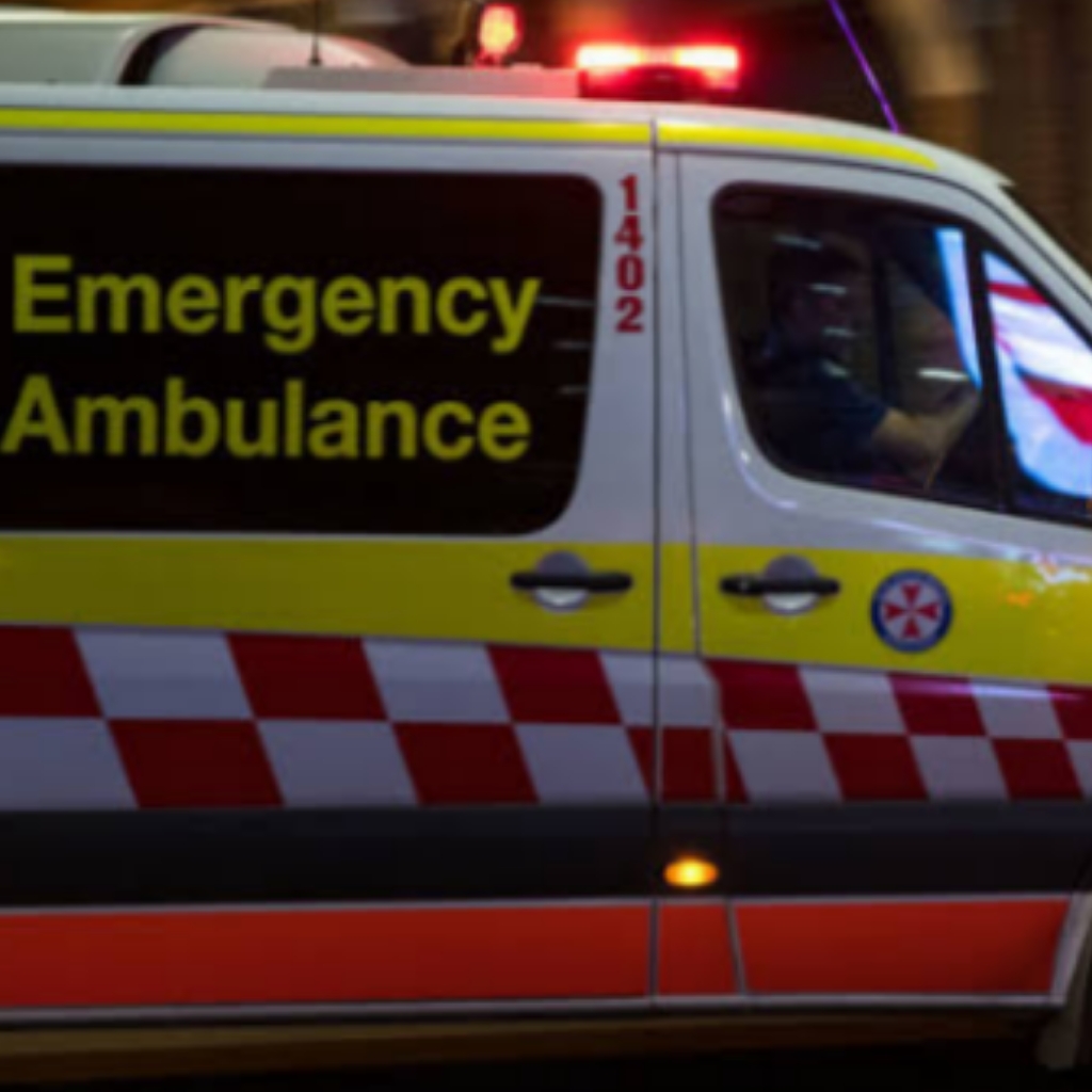 Read more about the article PARAMEDICS ASSAULTED AND AMBULANCE DAMAGED – LAKE MACQUARIE
