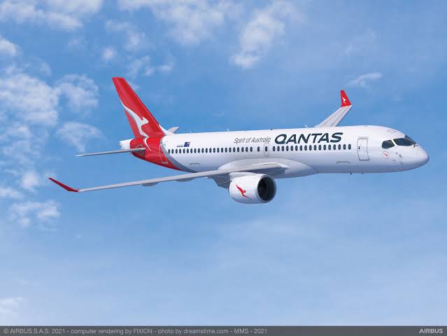 Read more about the article QANTAS flight makes emergency landing at Sydney Airport