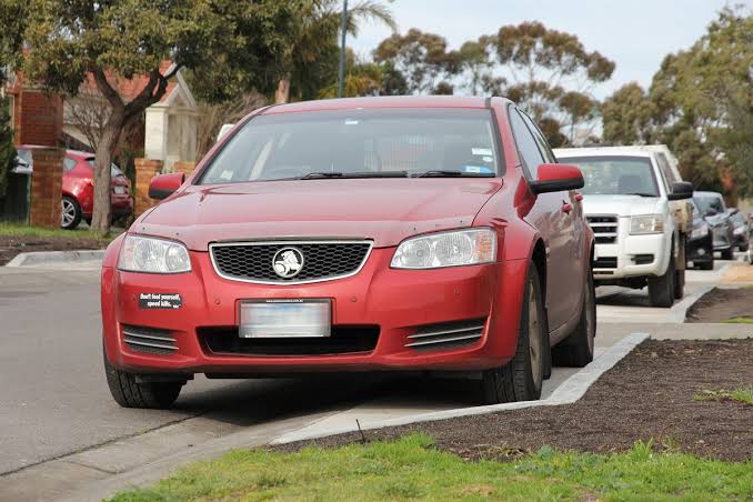 You are currently viewing CAN SOMEONE TELL CESSNOCK COUNCIL THAT THE NSW GOVT PROVIDES CLEAR PARKING GUIDELINES FOR NARROW ROADS
