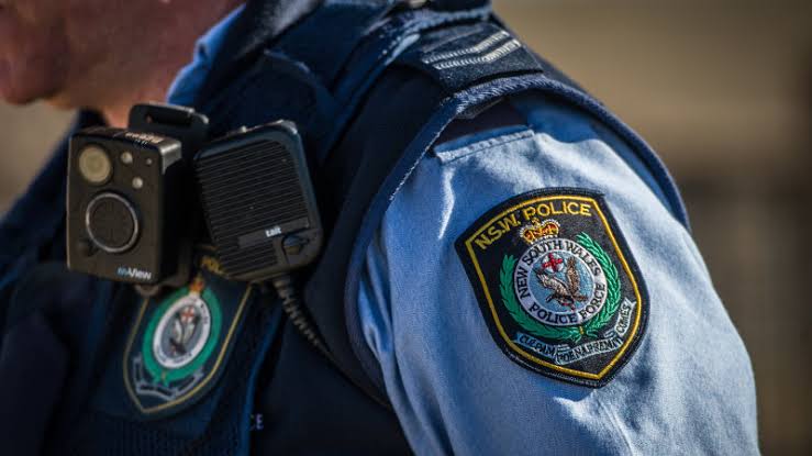 You are currently viewing Man dies after being struck on Pacific Highway – Central Coast