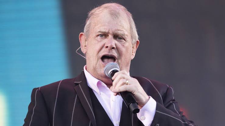 You are currently viewing John Farnham Faces New Health Challenge